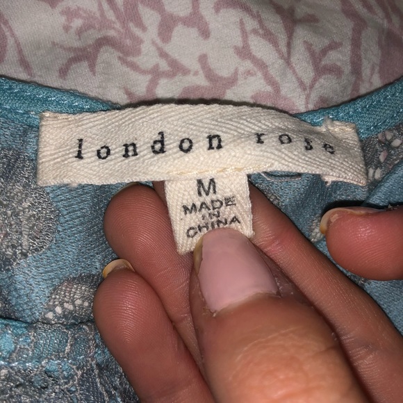 LACE TOP💗 - Picture 3 of 3